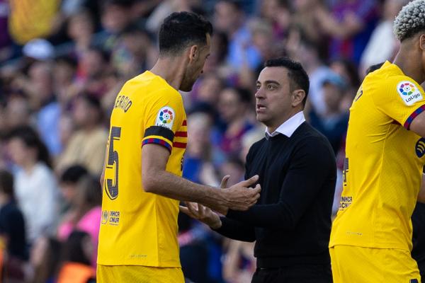 تشافي: برشلونة ليس بطلا للدوري الإسباني بعد
