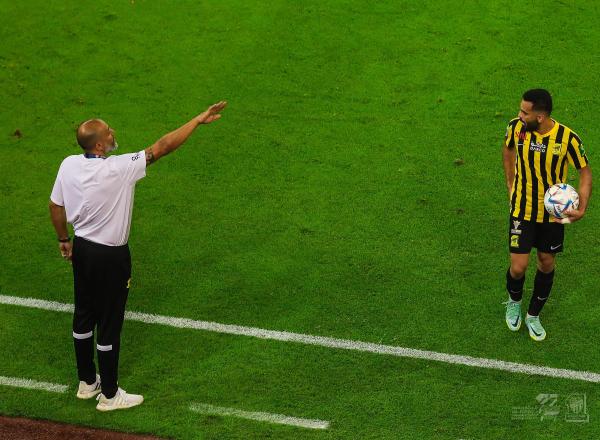 الهلال يُكرّس عقدة لنونو سانتو 