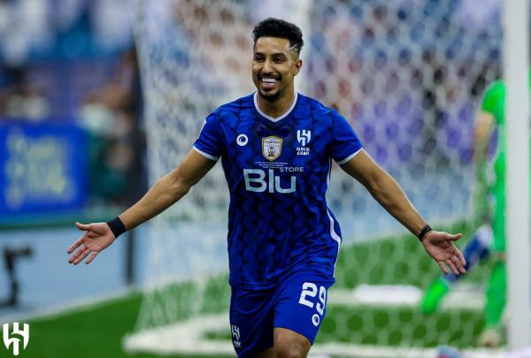 سالم الدوسري يسجل هدف الهلال الأول أمام أوراوا