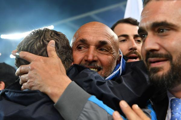 الدوري الإيطالي.. مدرب نابولي يدخل التاريخ