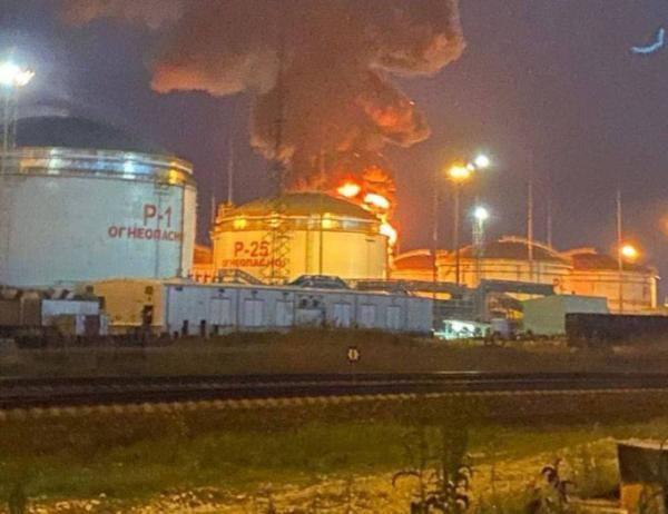 هجوم بطائرة مسيرة.. حريق في مصفاة نفط بجنوب روسيا