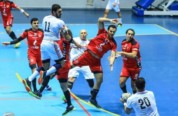 قبضتا الزمالك والأهلي في صراع ' السوبر الافريقي '