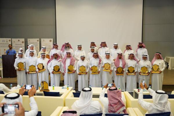 اليوم خُصص لتسليط الضوء على هذه الجهود الإنسانية الراقية للطبيب البيطري - اليوم