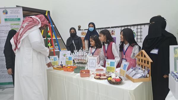 تدشين معرض غذائي حياتي على مسرح بلدية بقيق - اليوم
