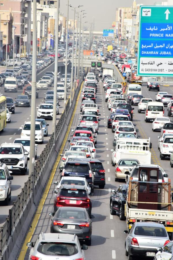فيديو| لليوم الثالث.. استمرار الازدحام في الدمام