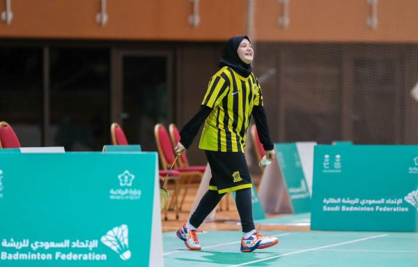 40 لاعبة في بطولة المملكة لشابات الريشة الطائرة