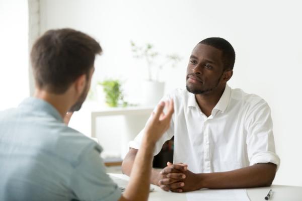 الانتباه والتفهم وإبداء حسن النية إزاء المتحدث - موقع Maryville Online