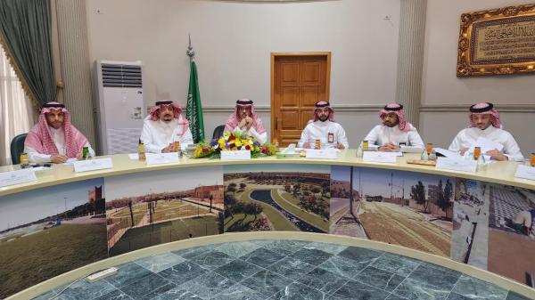 'الداود' يستعرض المشروعات المقترحة لتطوير الجبيل