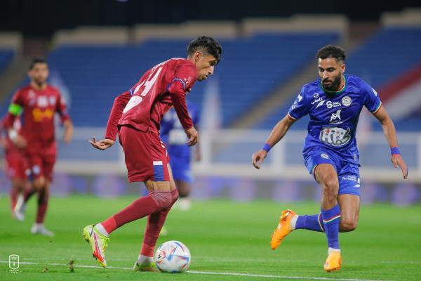 أبها يخطف فوزًا ثمينًا من الاتفاق في دوري روشن