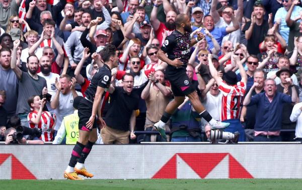 ثنائية مبيمو تقود برنتفورد للفوز 3-1 على توتنهام