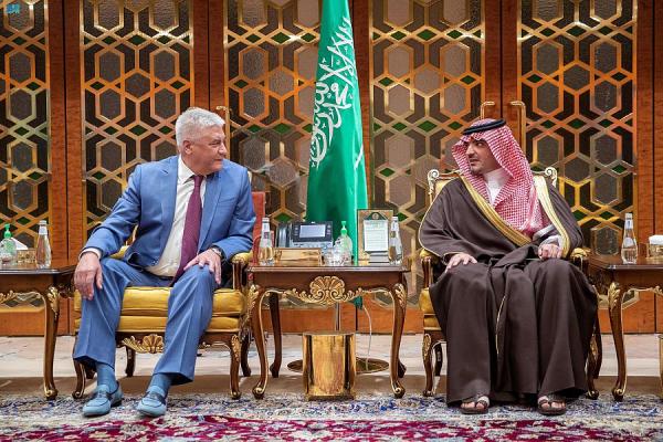 وزير الداخلية يستقبل نظيره الروسي