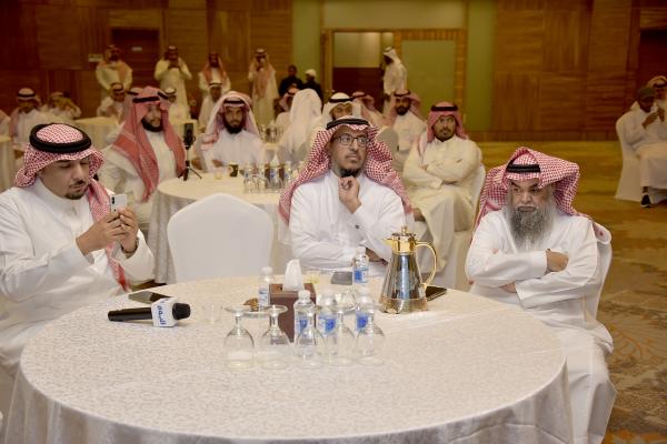 الحضور خلال حفل التكريم الذي أقامته جمعية نور
