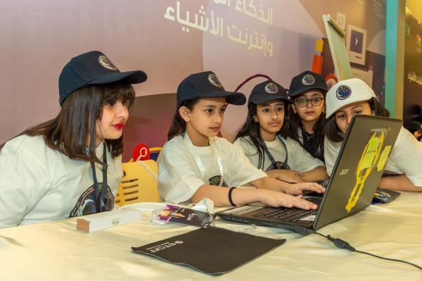انطلاق أولى التجارب العلمية حول الفضاء بمشاركة 140 طالبا بتعليم عسير - اليوم