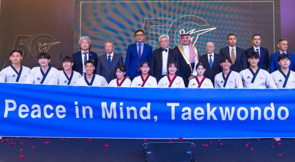 نيابة عن الفيصل.. بن جلوي يشهد احتفال دولي التايكوندو في باكو