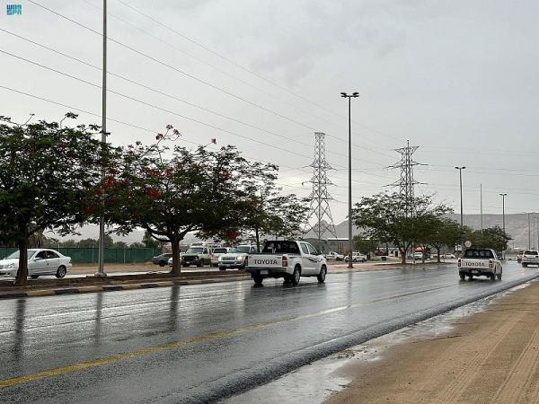 متفاوتة الغزارة.. هطول أمطار على عدة مناطق بالمملكة