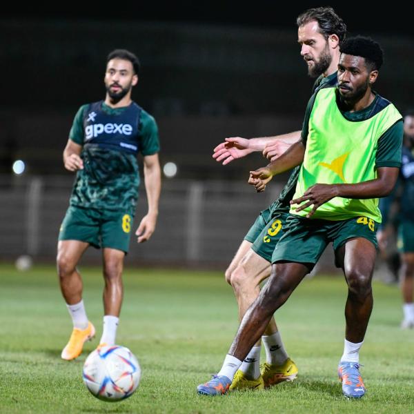 الخليج يحفز الجمهور لأبها .. وبيدرو يهاجم من البداية