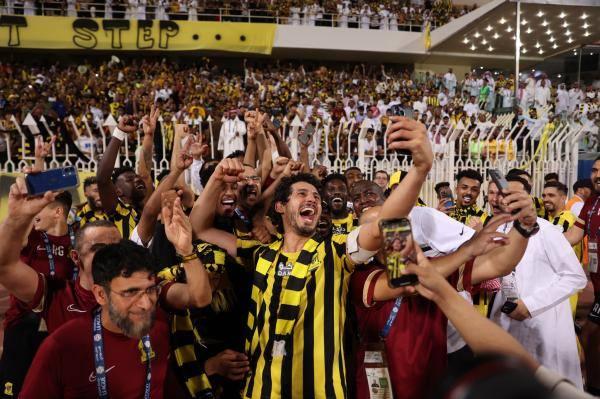 الاتحاد يواجه الطائي للاحتفال بلقب دوري روشن