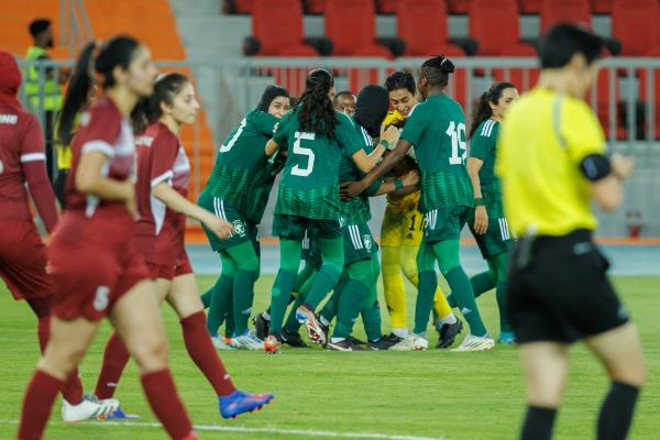 فيفا يُشيد بازدهار كرة القدم للسيدات في المملكة