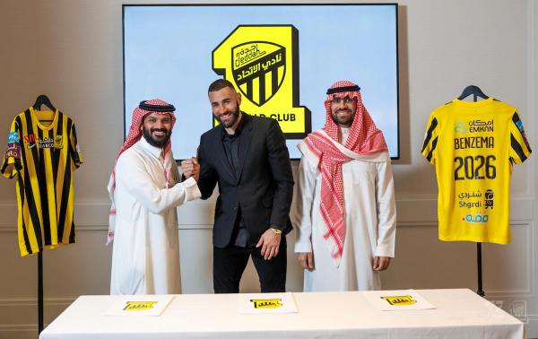 عاجل - تعرف على كواليس انضمام بنزيما للاتحاد !!