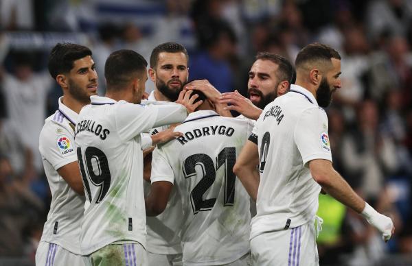 ريال مدريد يتعاقد مع جارسيا مدافع رايو فايكانو