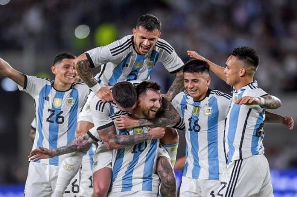 ودياً.. ميسي يقود الأرجنتين للفوز بثنائية أمام أستراليا