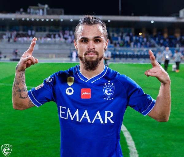 عرض برازيلي لمحترف الهلال ميشايل