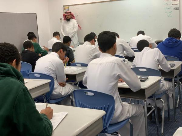 فيديو.. ٥ ملايين طالب ينتظمون في اختبارات نهاية العام
