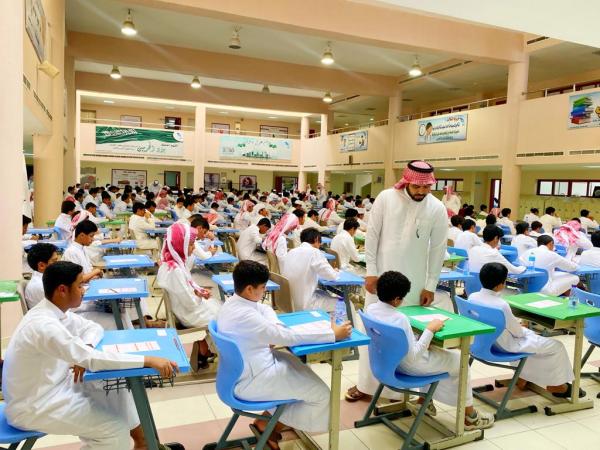 فيديو.. ٥ ملايين طالب ينتظمون في اختبارات نهاية العام