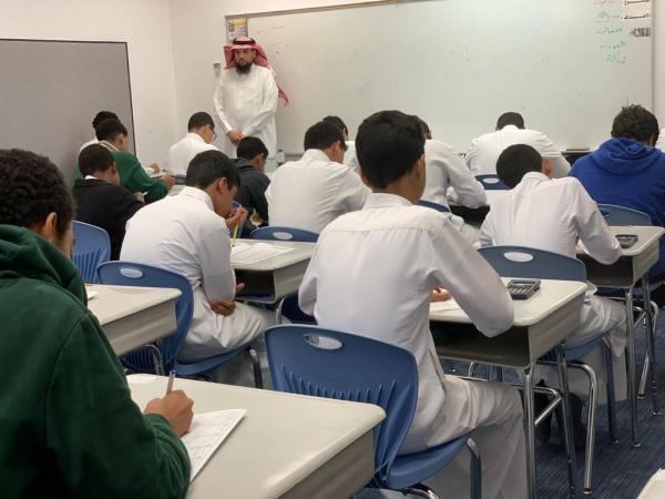 فيديو.. ٥ ملايين طالب ينتظمون في اختبارات نهاية العام