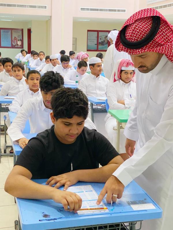 فيديو.. ٥ ملايين طالب ينتظمون في اختبارات نهاية العام