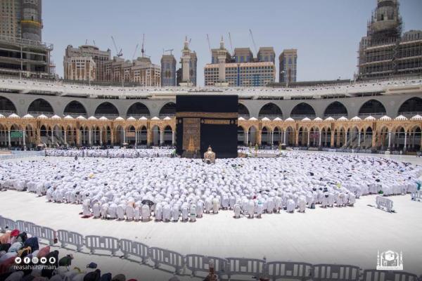 بذل كل الجهود الممكنة ليتمتع زوار بيت الله بكل الخدمات التي تيسر مهمتهم - واس