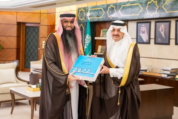 أمير الشرقية يستقبل مدير البريد السعودي بالمنطقة