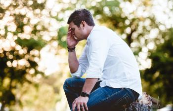 استمرار الشعور بالإجهاد قد يكون له أسباب صحية معينة تستدعي استشارة الطبيب - مشاع إبداعي