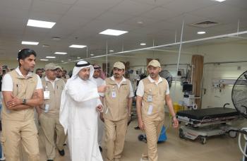 وزير الصحة فهد الجلاجل في جولة لتفقد جاهزية جميع الخدمات الصحية للحجاج - حساب الصحة (تويتر)