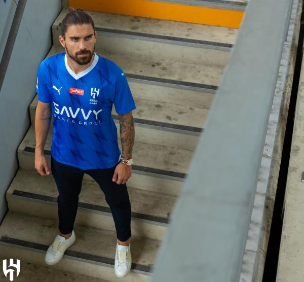 نيفيز الهلال .. الأعلى قيمة في تاريخ دوري المحترفين