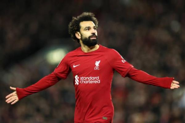 النصر والهلال يضعان محمد صلاح على رادارهما