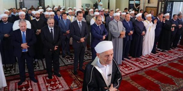 بشار الأسد يؤدي صلاة العيد- الوكالة الرسمية