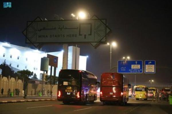وسائل النقل القديمة المتمثلة في قوافل الجمال والحافلات تطورت عبر الزمن - واس