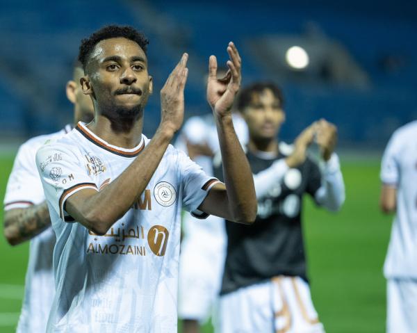 الهلال يفاوض الشباب لضم متعب الحربي 