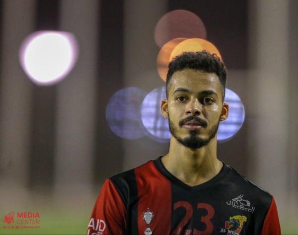 ضمك يوقع مع فهد الجهني و نور الرشيدي