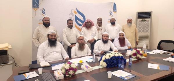 إقامة برامج لتوعية الجاليات - اليوم