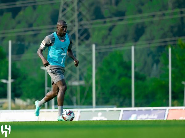 تدريبات الهلال.. كوليبالي يظهر للمرة الأولى
