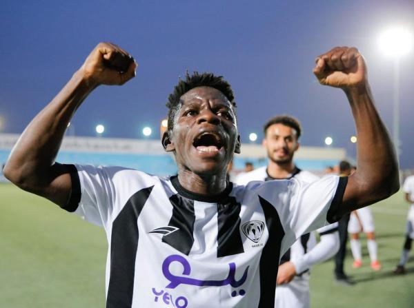 هجر يجدد عقد الكاميروني كلارينس