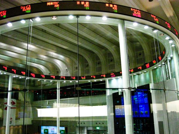 الأسهم اليابانية تفتح على ارتفاع.. والدولار يتراجع