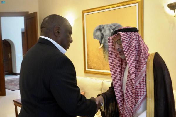 المستشار قطان ينقل رسالة خادم الحرمين الشريفين إلى الرئيس الجنوب أفريقي 