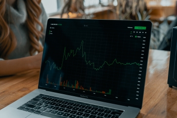 هبط المؤشر نيكي 186 نقطة أو 0.57% إلى 32304.25 نقطة - مشاع إبداعي