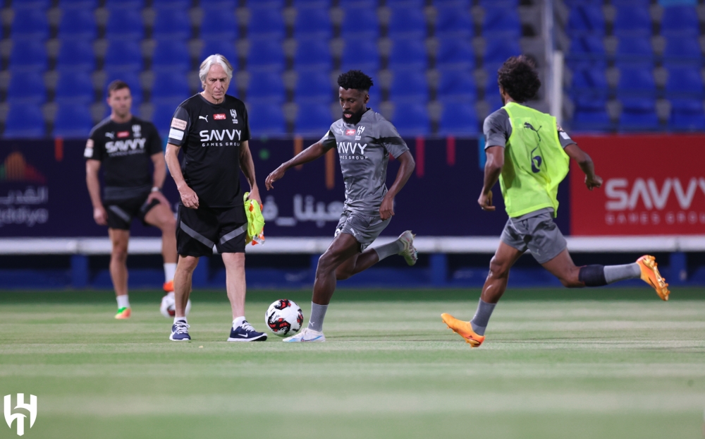 ظهور المالكي والمفرج.. الهلال يواصل تدريباته