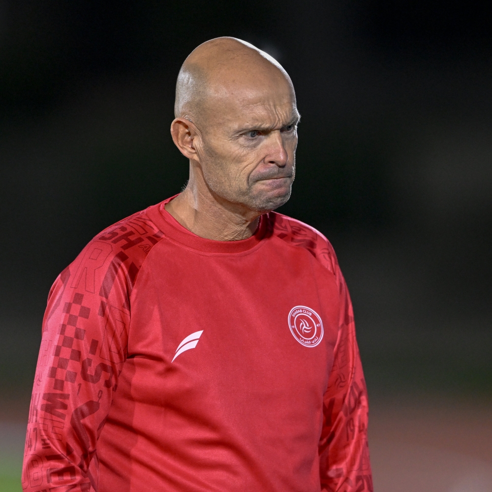 كايزر يشرف على تحضيرات الشباب لمباراة الزمالك