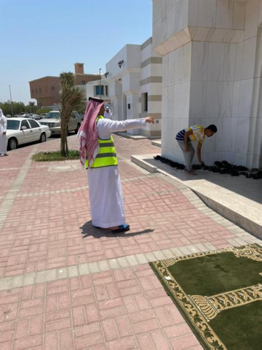 تثقيف المصلين حول الذوقيات المتعلقة ببيوت الله