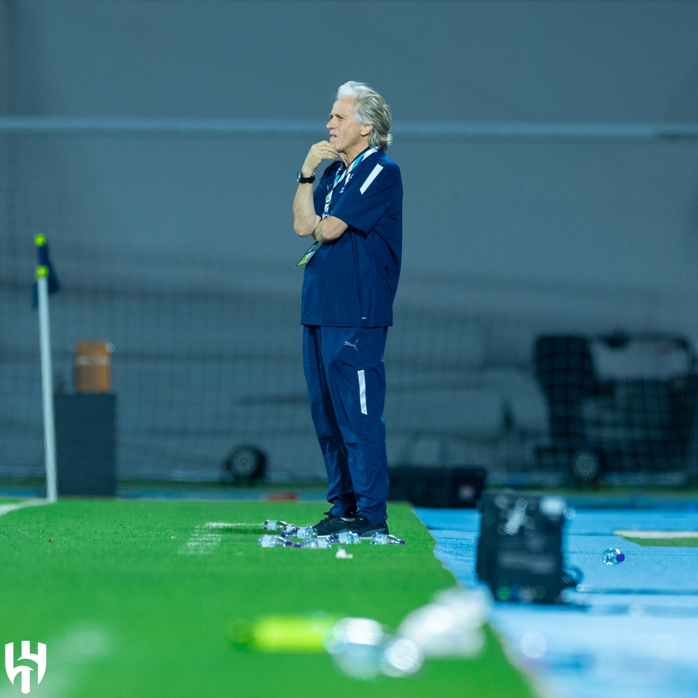 الحارس الأجنبي.. أمر واقع في الهلال!